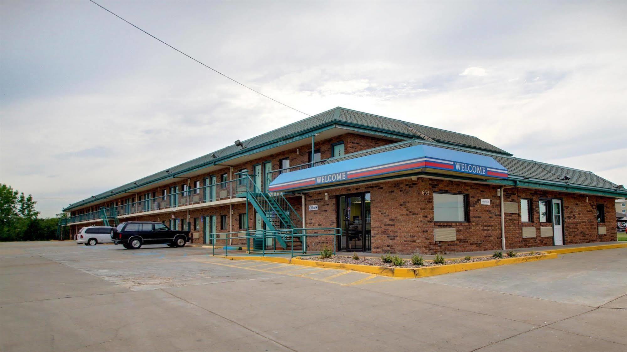 Motel 6-Salina, Ks Екстериор снимка