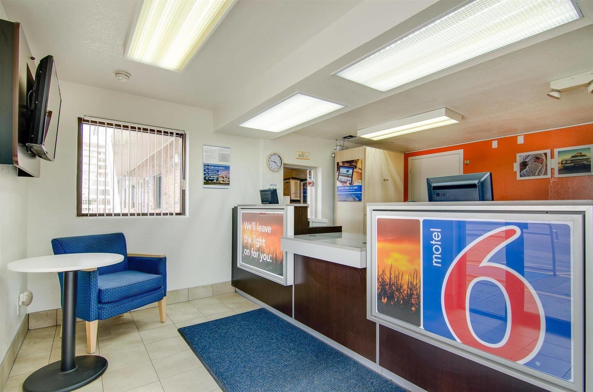 Motel 6-Salina, Ks Екстериор снимка