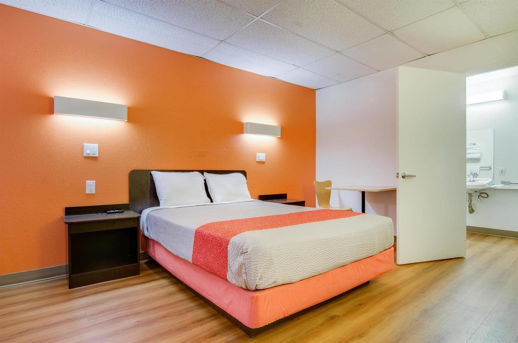 Motel 6-Salina, Ks Екстериор снимка