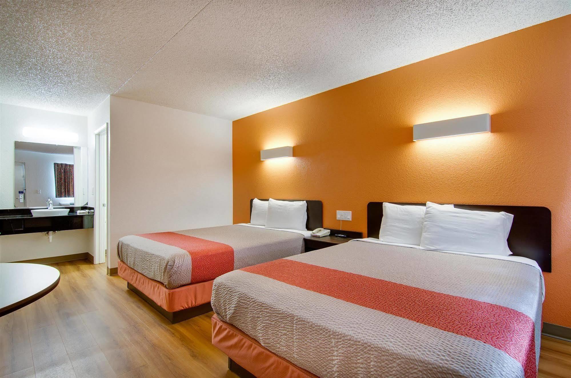 Motel 6-Salina, Ks Екстериор снимка